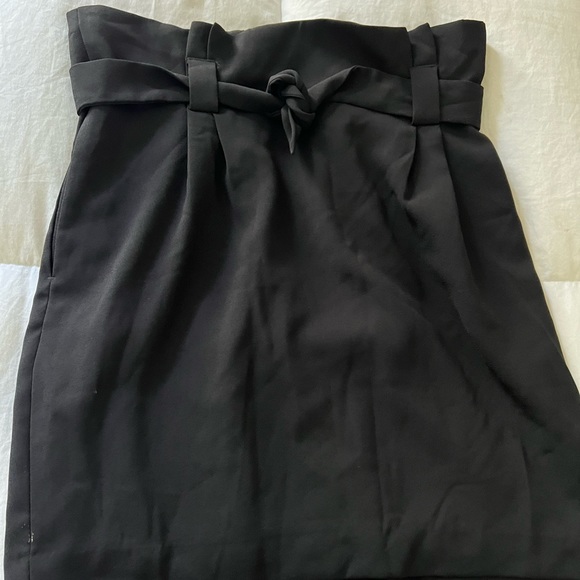 Express Black skirt - Picture 2 of 4